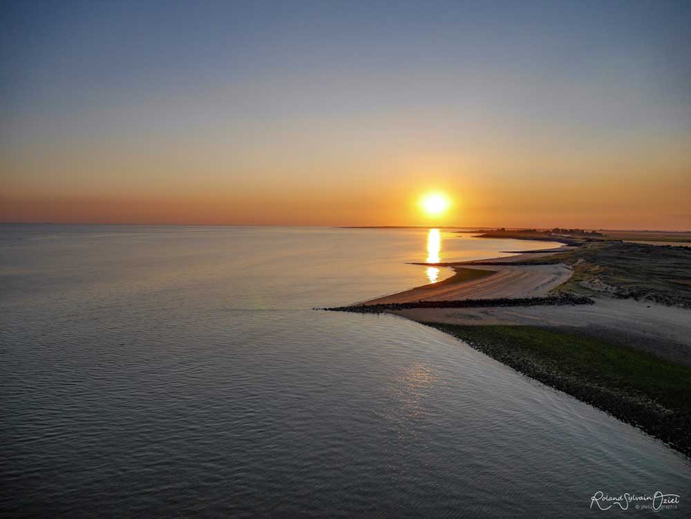 coucher de soleil en Vendée sur la baie de l'aiguillon